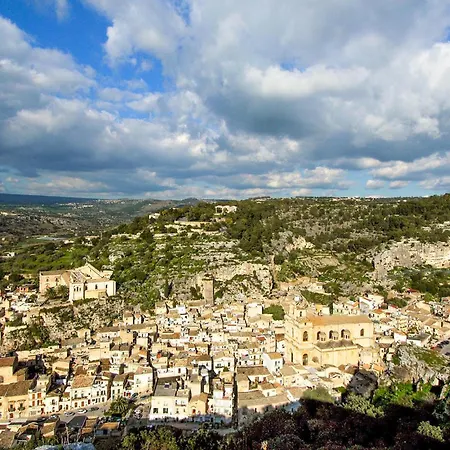 Gorgeous Apartment In Cava D'Aliga With Wifi Apartment *